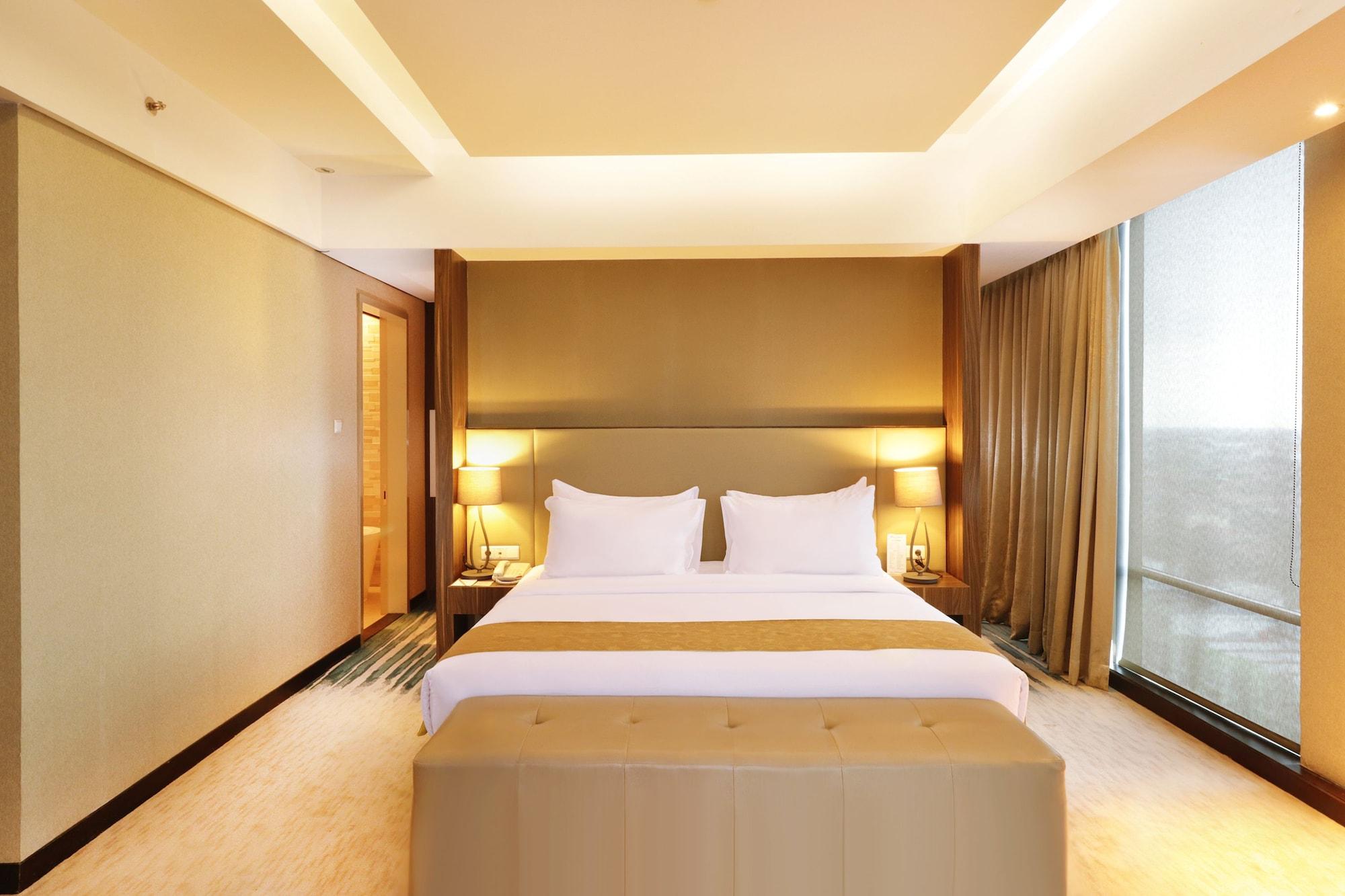 Swiss-Belhotel Чиребон Екстер'єр фото
