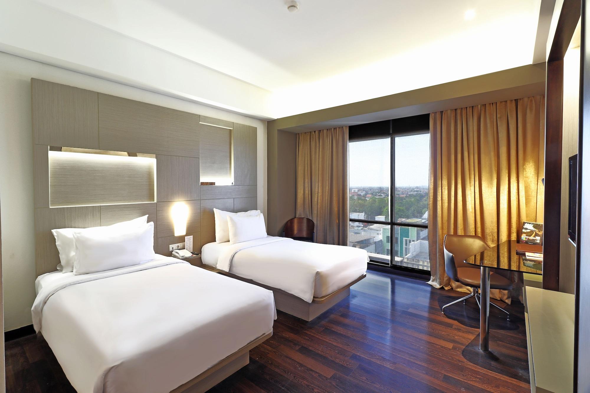 Swiss-Belhotel Чиребон Екстер'єр фото