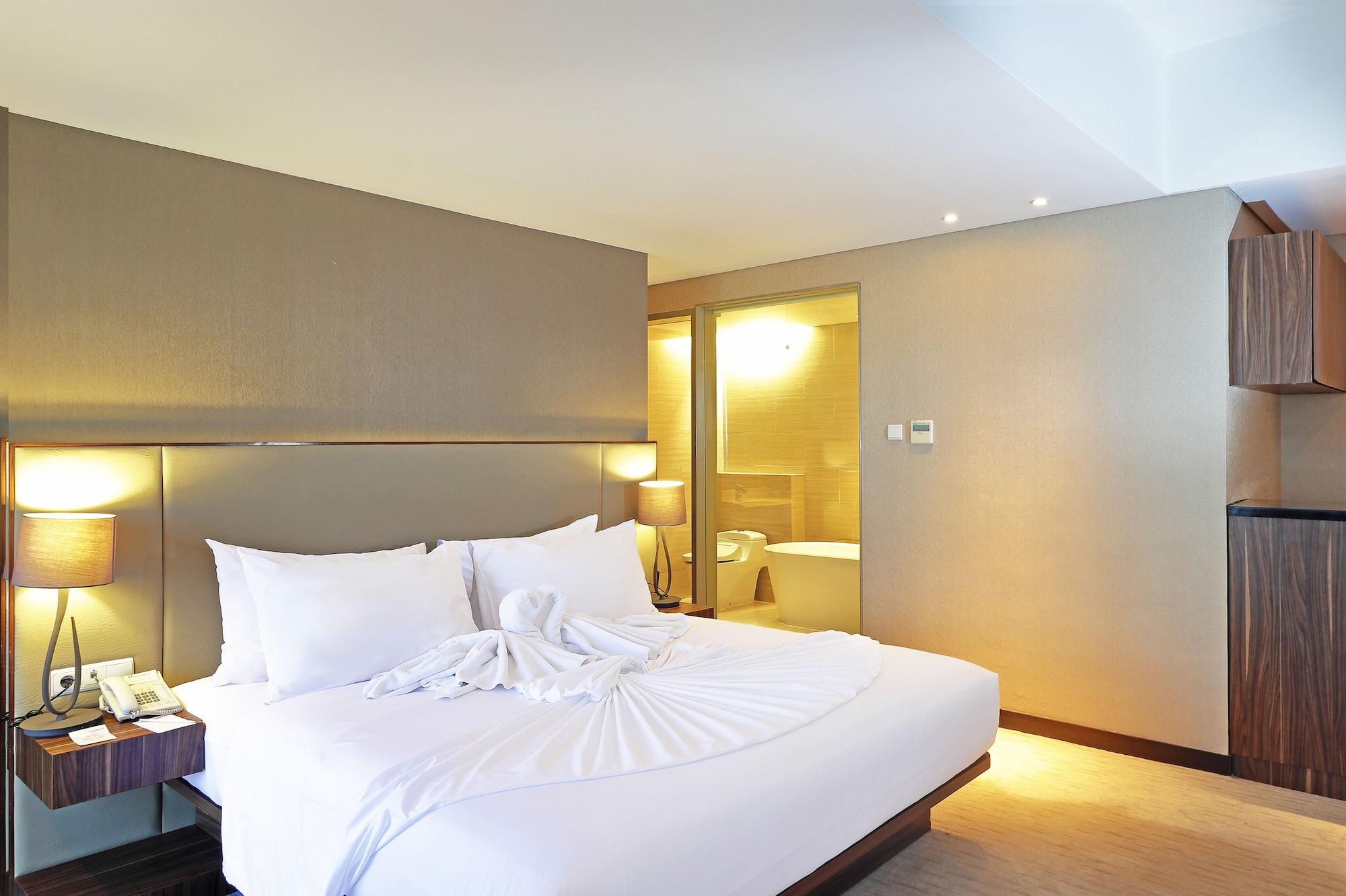 Swiss-Belhotel Чиребон Екстер'єр фото