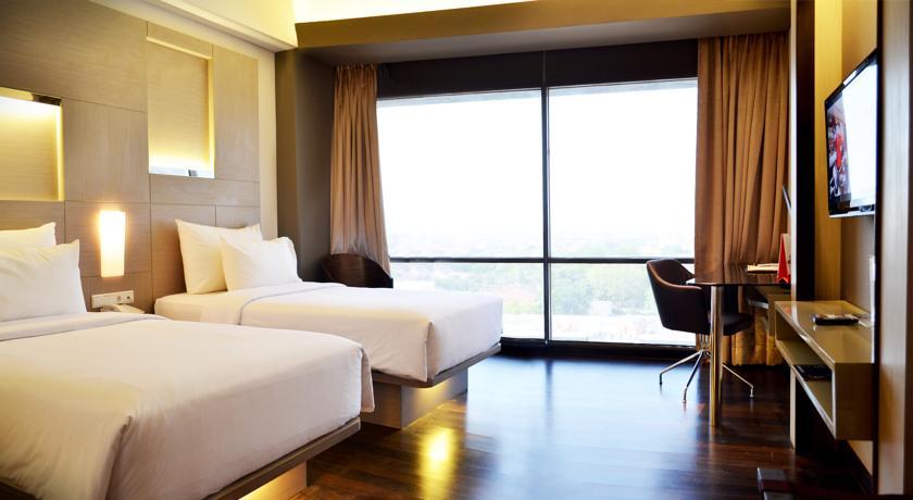 Swiss-Belhotel Чиребон Екстер'єр фото