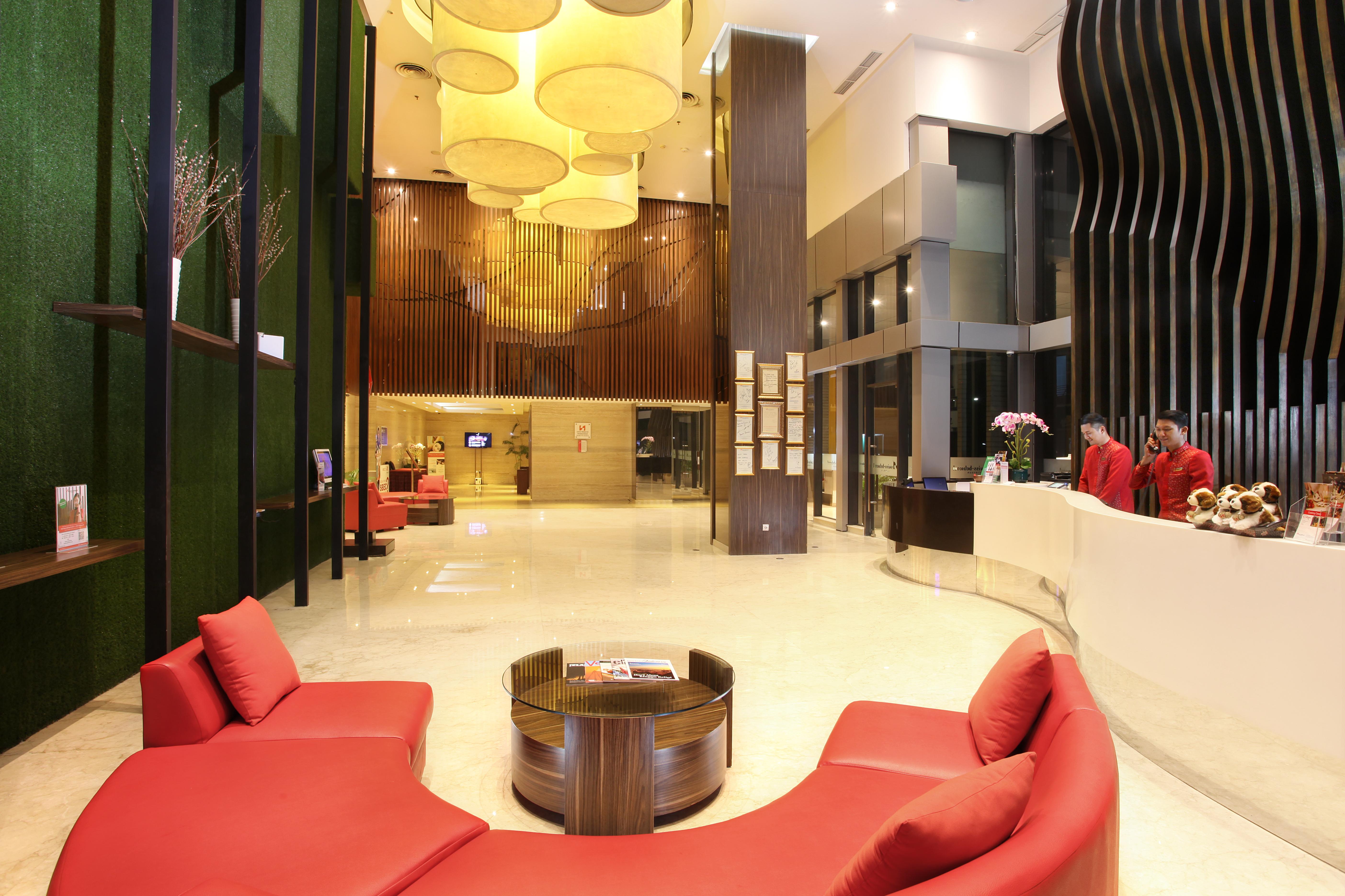Swiss-Belhotel Чиребон Екстер'єр фото