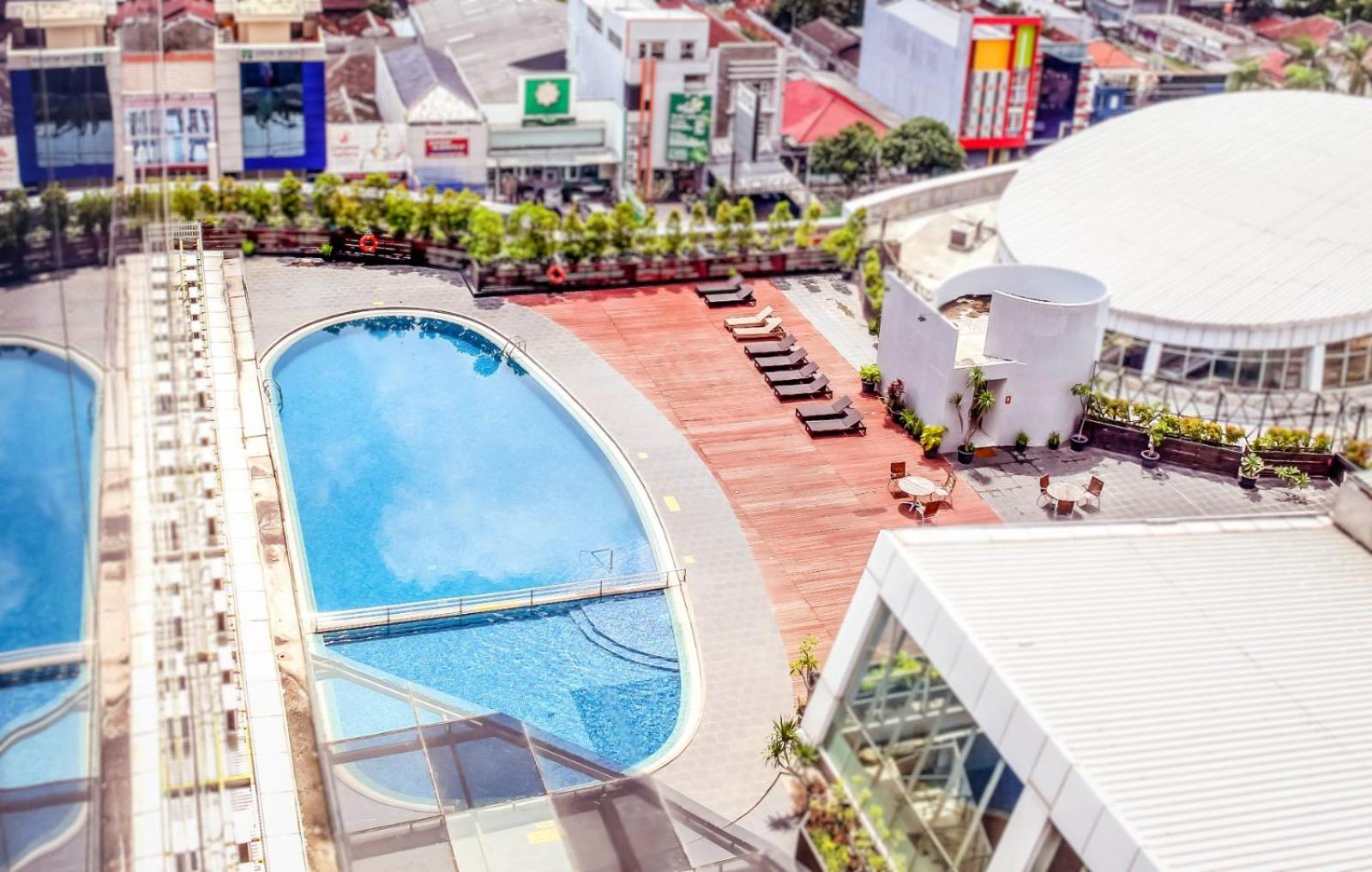 Swiss-Belhotel Чиребон Екстер'єр фото